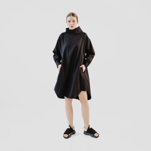 KLEID COS Stickerei 1 scaled