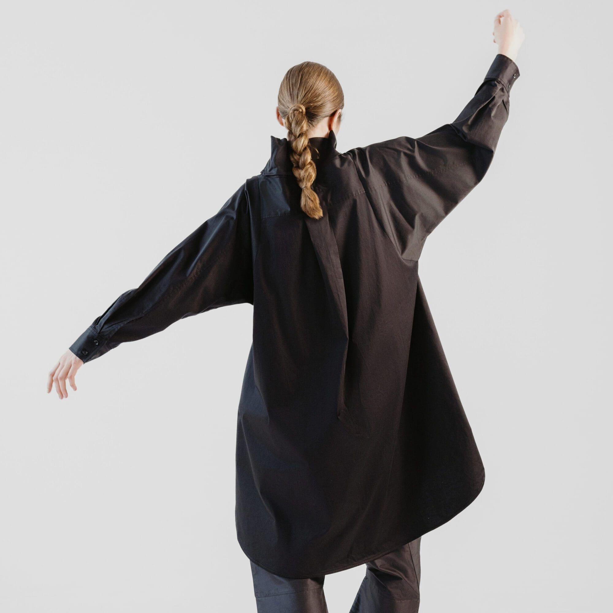 KLEID COS Stickerei 5 1 scaled