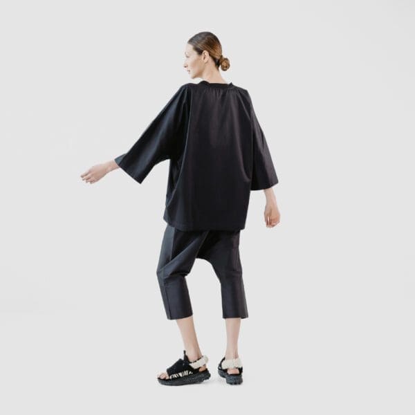 OVERSIZE T Shirt schwarz 3 scaled