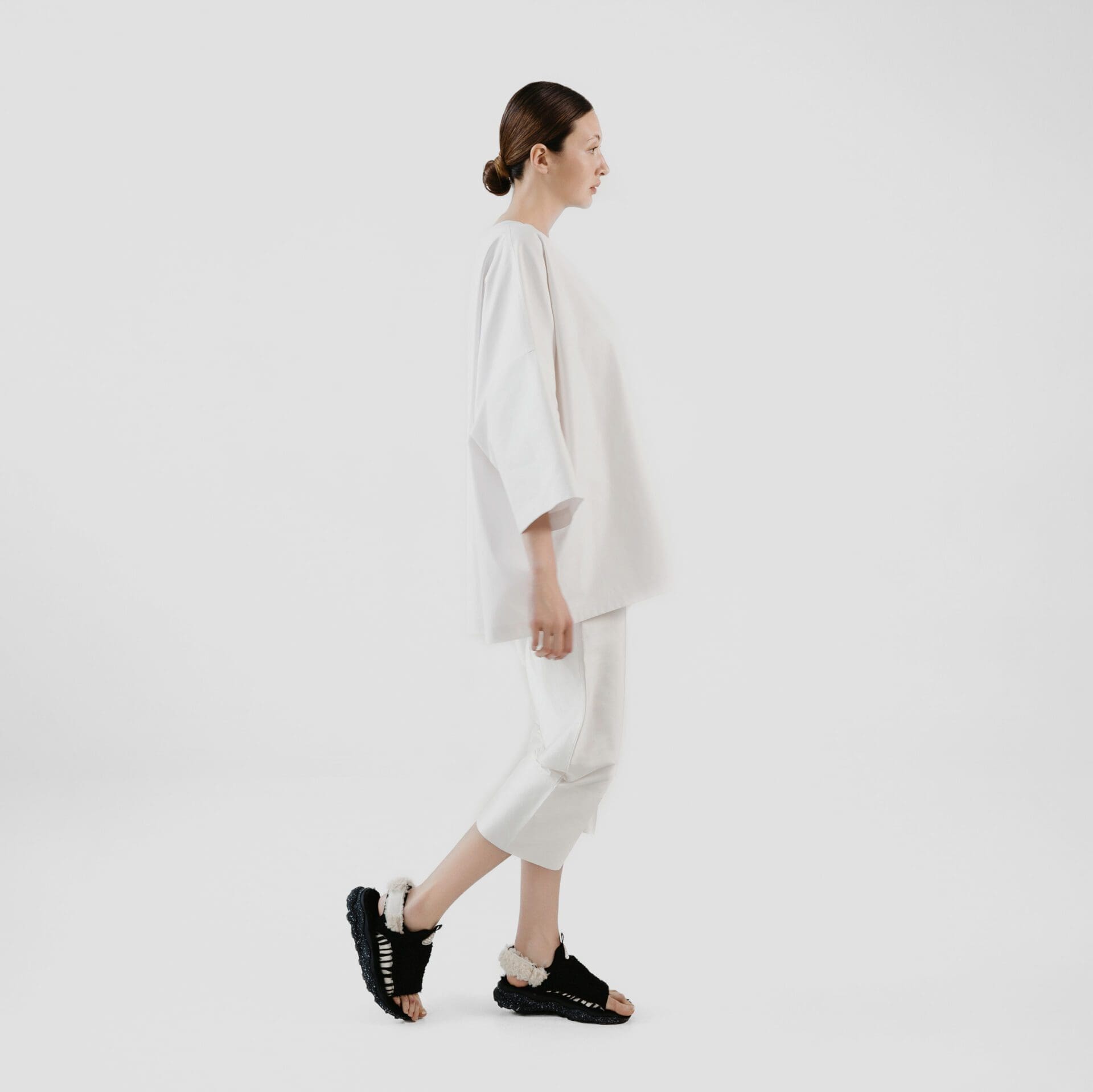 OVERSIZE T Shirt weiss 4 scaled OVERSIZE T Shirt weiss 4 scaled