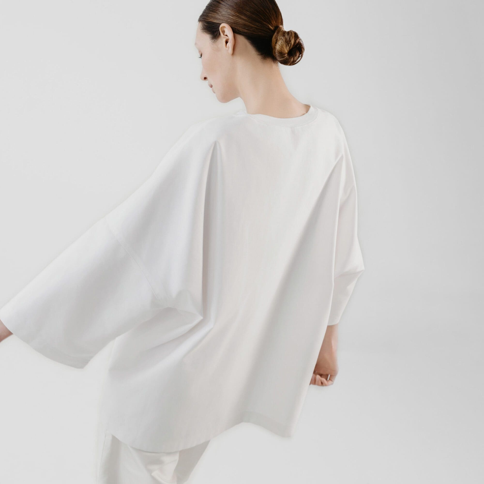 OVERSIZE T Shirt weiss 5 scaled OVERSIZE T Shirt weiss 5 scaled