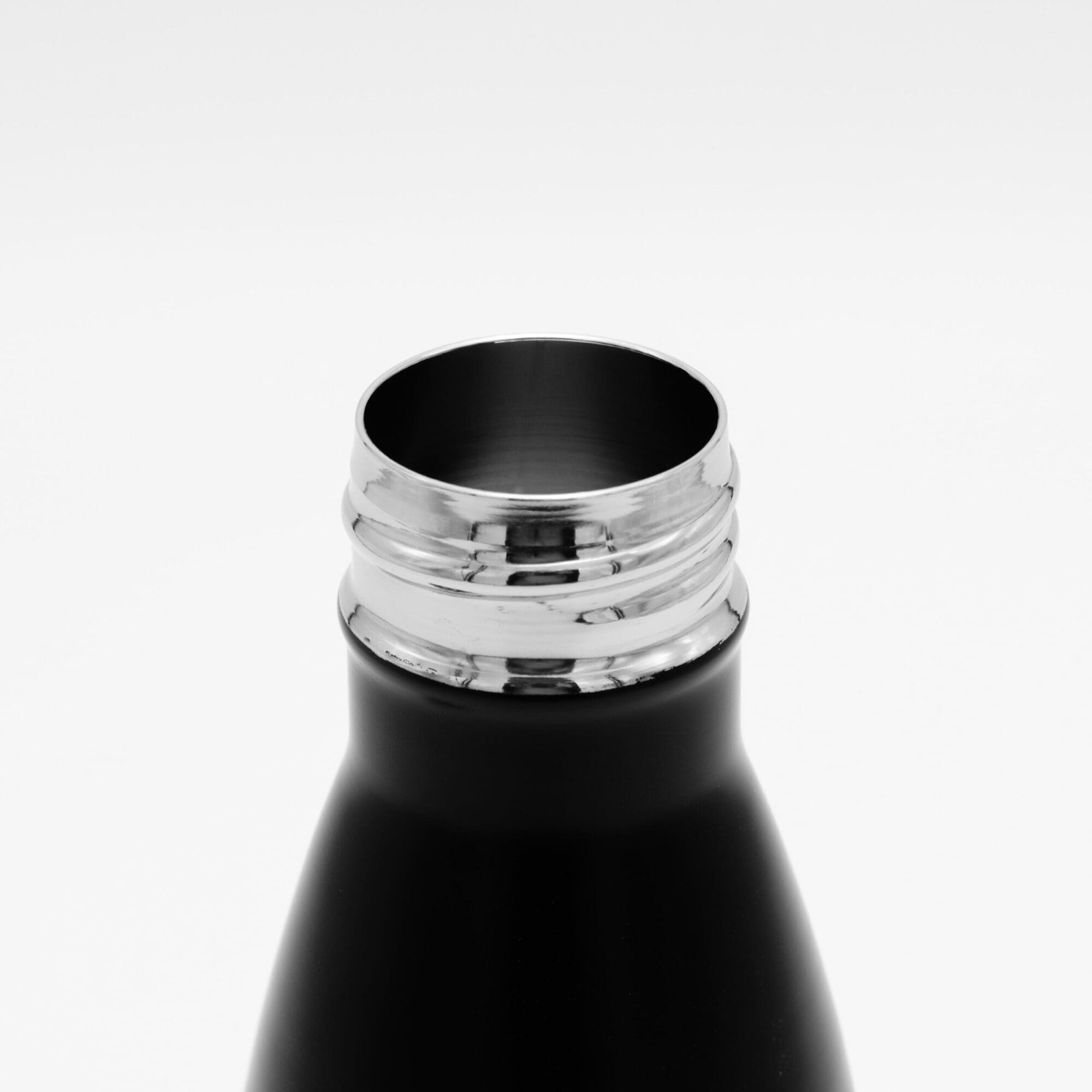 Trinkflasche Metall schwarz 5 scaled